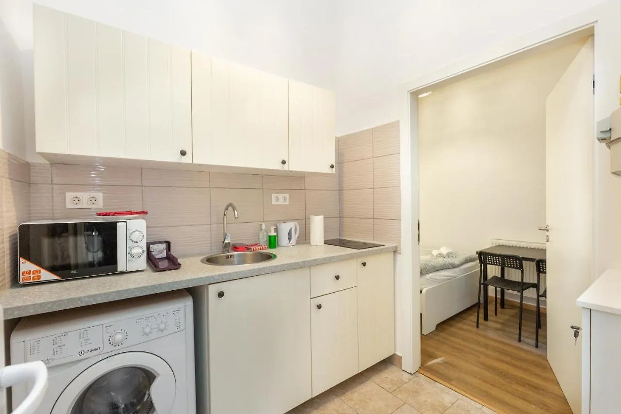 Nepszinhaz 16 Tiny Studios Budapest 0*,