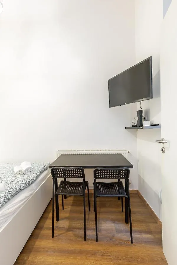 Nepszinhaz 16 Tiny Studios Budapest 0*,