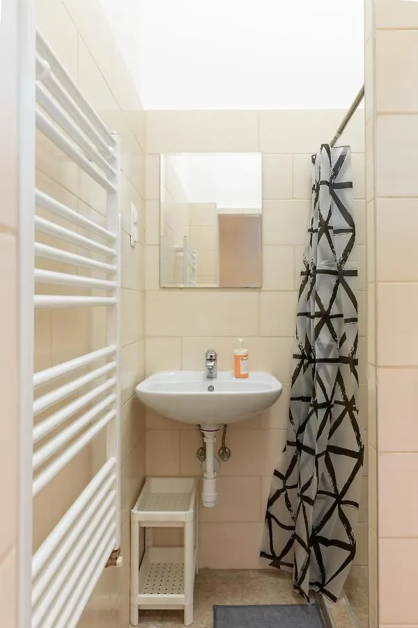 Nepszinhaz 16 Tiny Studios Budapest Apartamento